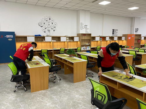 濟(jì)寧職業(yè)技術(shù)學(xué)院電子信息工程系聯(lián)想班開(kāi)展志愿服務(wù)活動(dòng)，為城市書(shū)屋提供信息技術(shù)咨詢(xún)服務(wù)